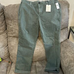 NWT Gap Girlfriend Chino